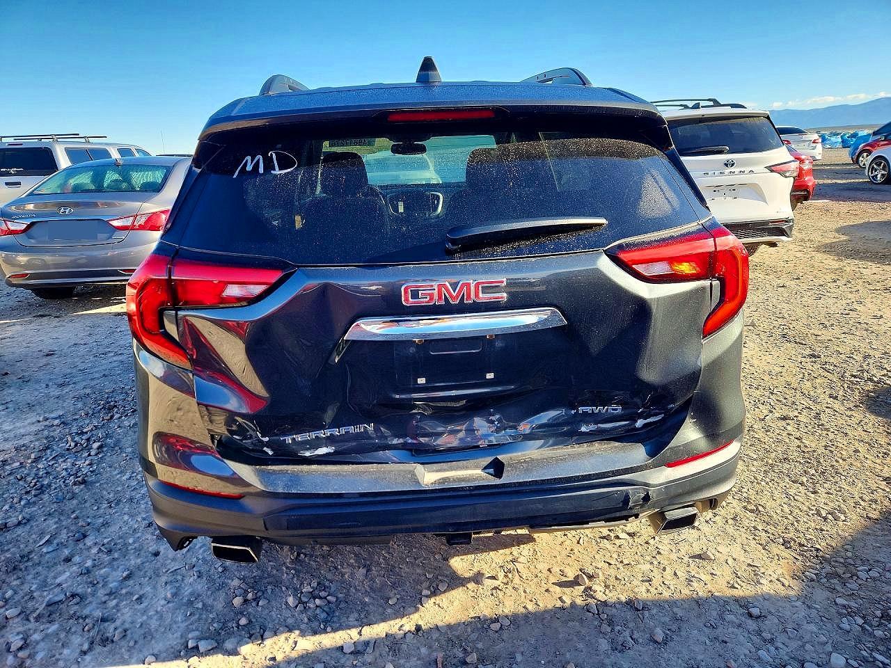 2018 GMC TERRAIN SLE photo 6