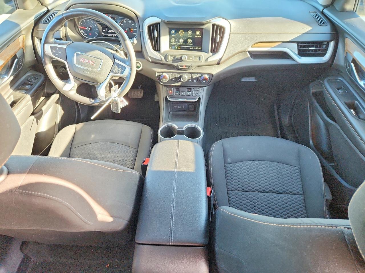2018 GMC TERRAIN SLE photo 8