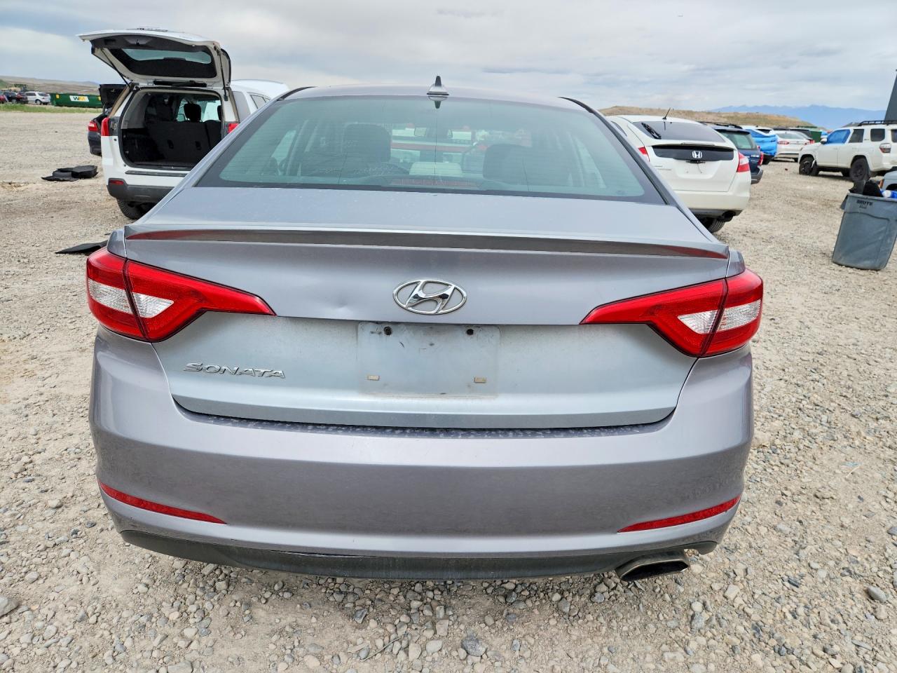 2015 HYUNDAI SONATA SE photo 16