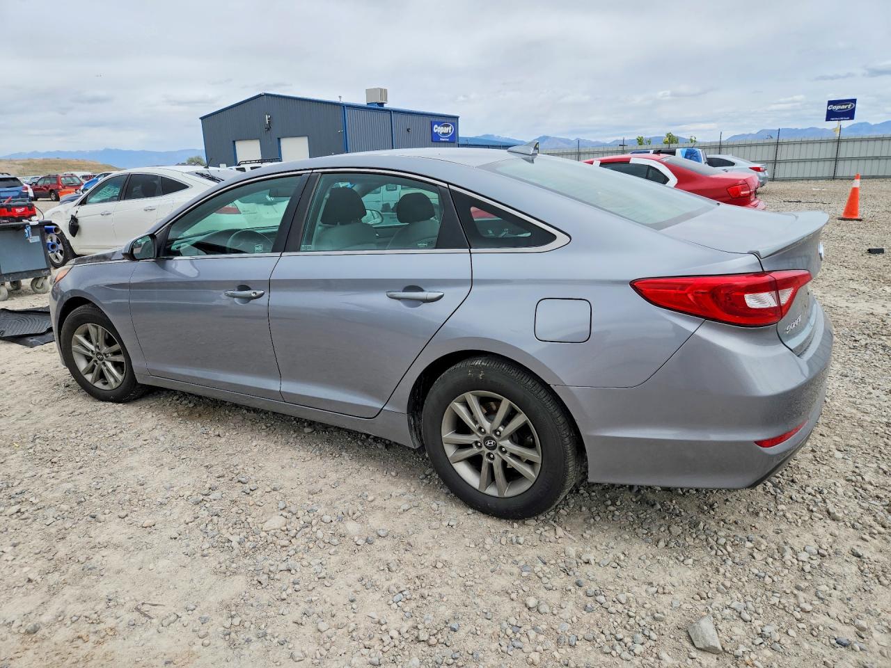 2015 HYUNDAI SONATA SE photo 4