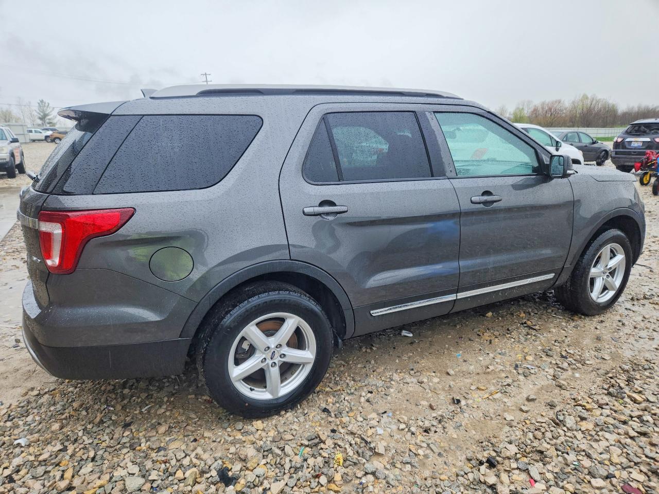 2016 FORD EXPLORER XLT photo 5