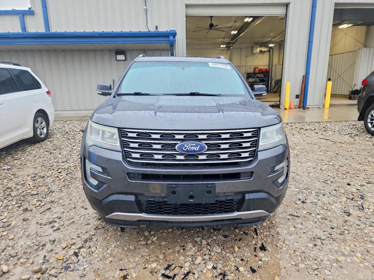 2016 FORD EXPLORER XLT photo 9