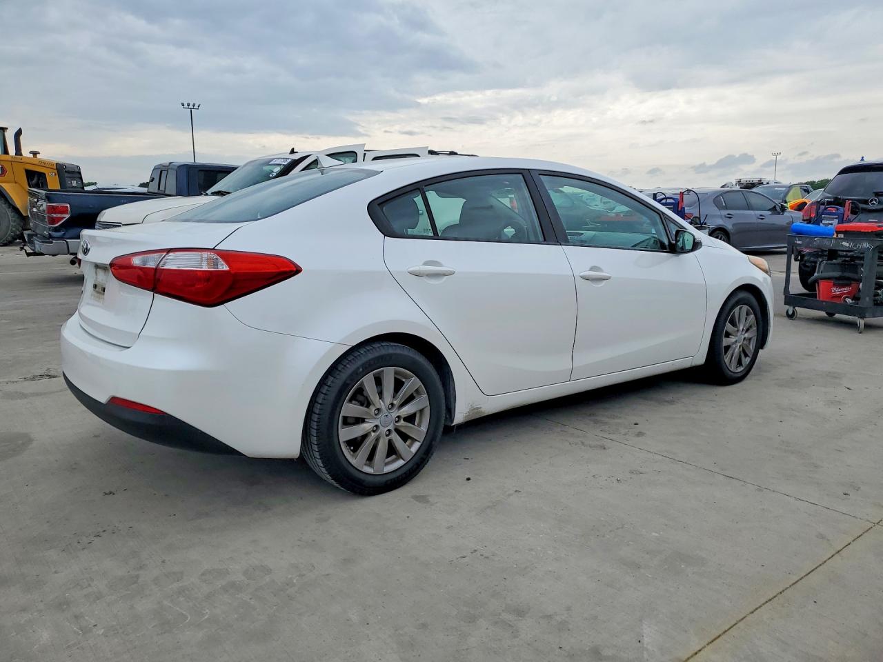 2015 KIA FORTE LX photo 5
