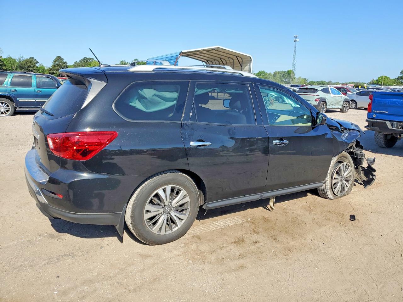 2017 NISSAN PATHFINDER S photo 5