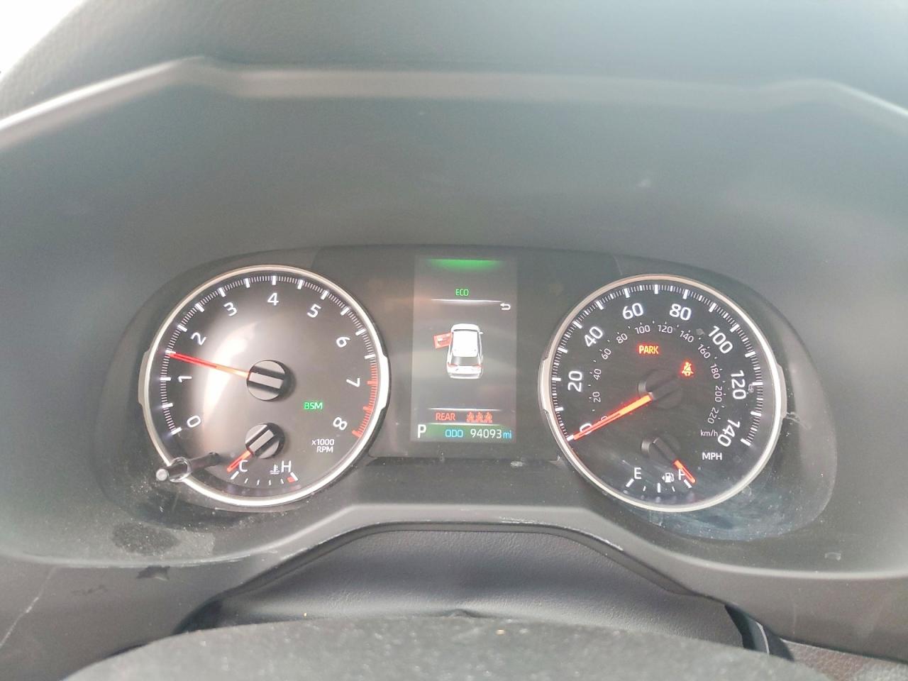 2021 TOYOTA RAV4 XLE photo 17