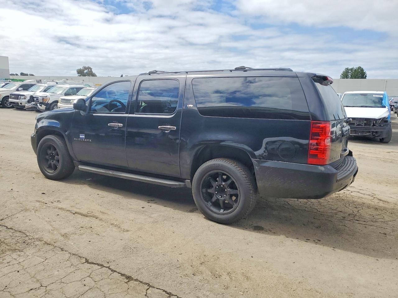 2012 CHEVROLET SUBURBAN C1500 LT photo 3