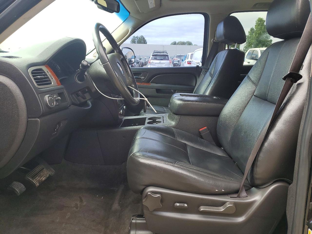 2012 CHEVROLET SUBURBAN C1500 LT photo 13
