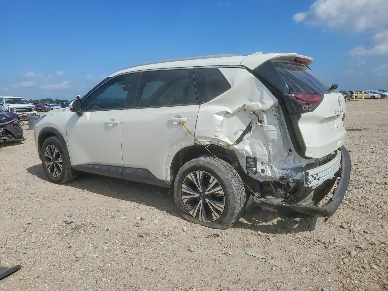2023 NISSAN ROGUE photo 3