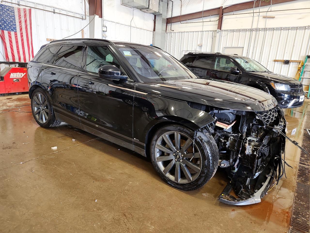 2018 LAND ROVER RANGE ROVER VELAR R-DYNAMIC SE photo 4