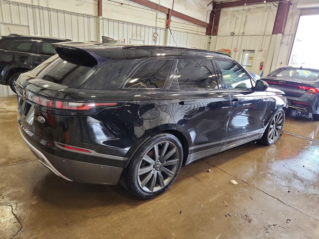 2018 LAND ROVER RANGE ROVER VELAR R-DYNAMIC SE photo 3