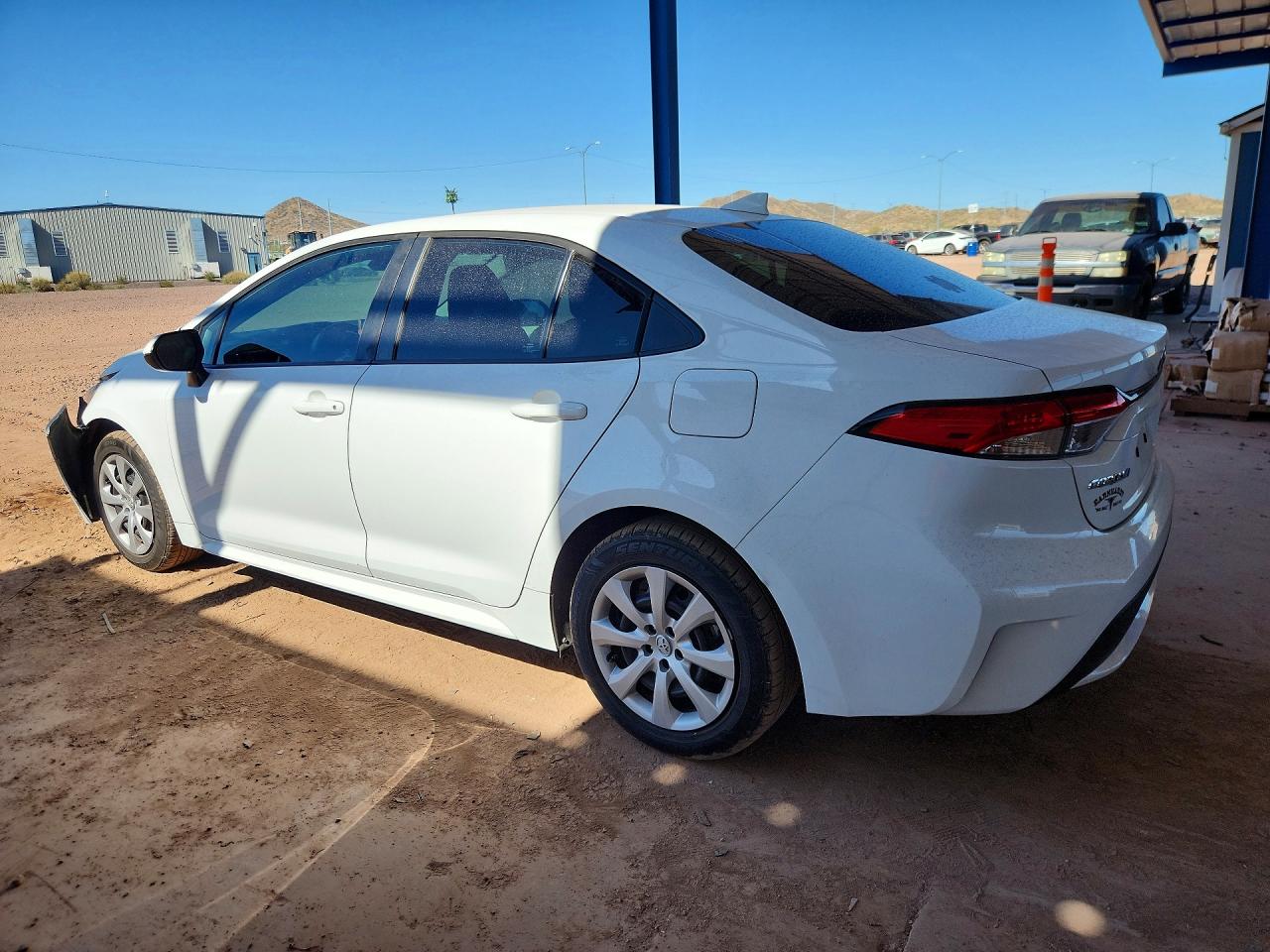 2021 TOYOTA COROLLA LE photo 3