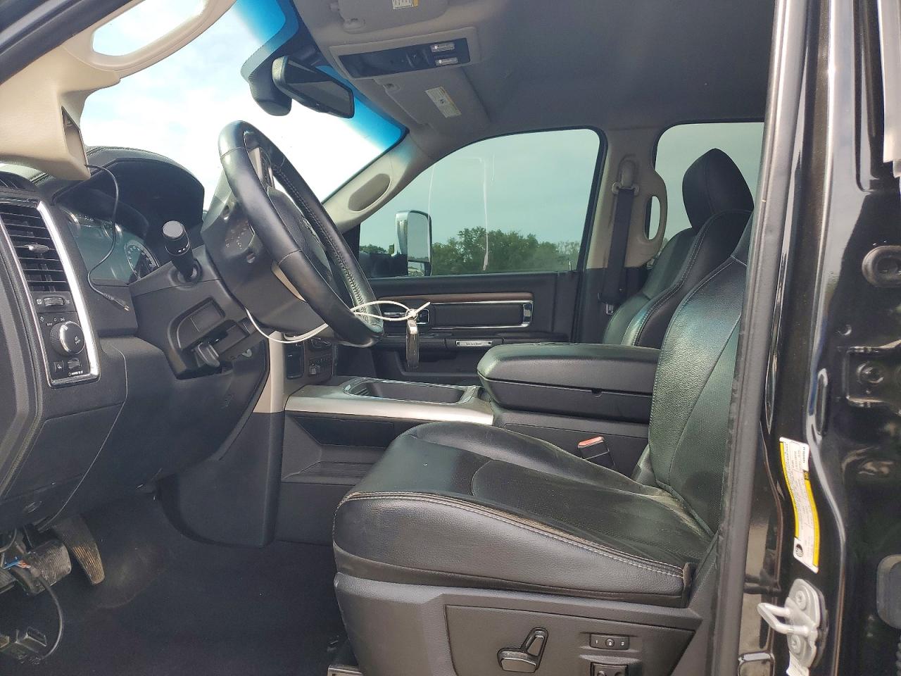 2017 RAM 2500 LARAMIE photo 13
