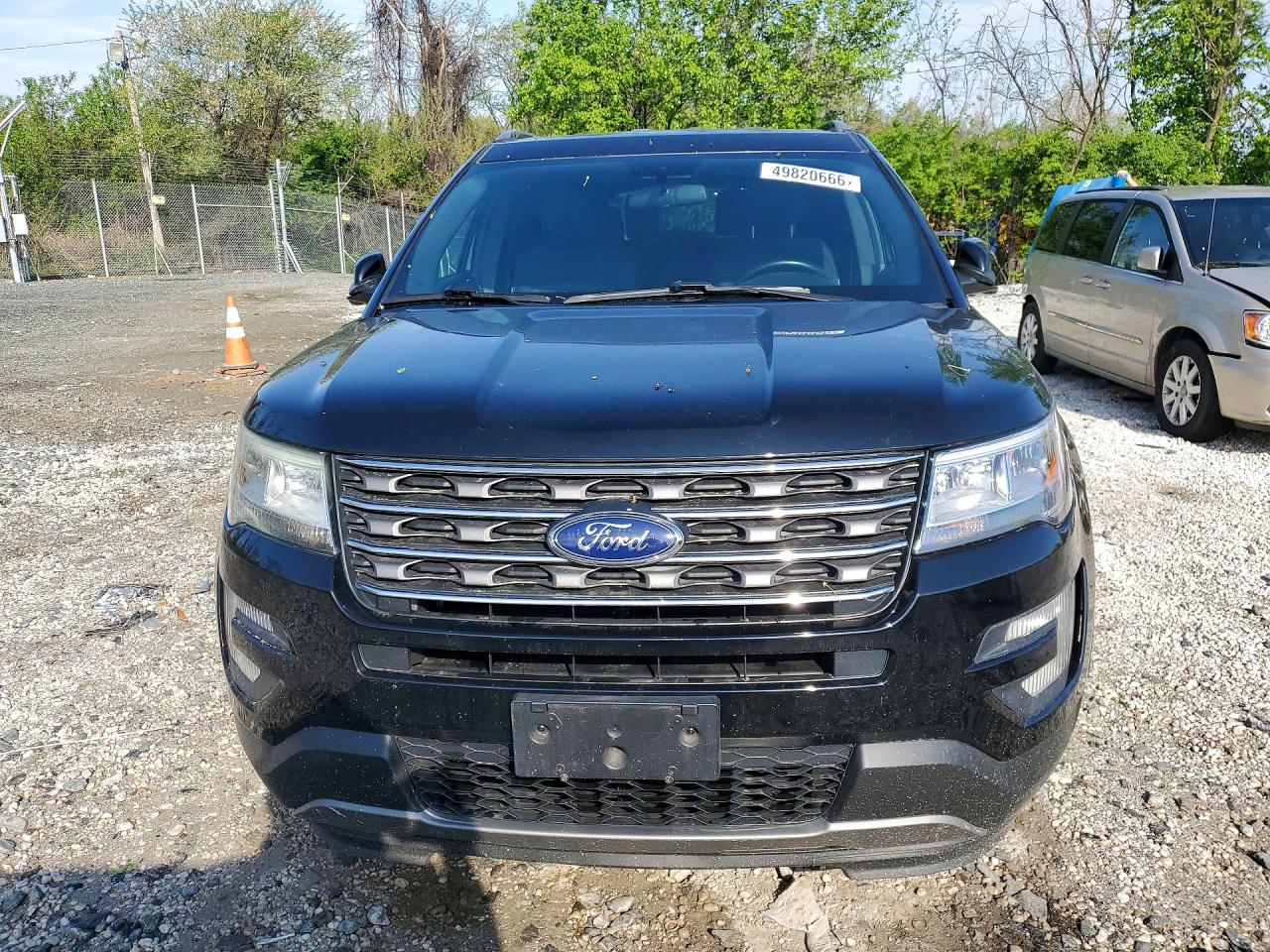 2017 FORD EXPLORER XLT photo 9