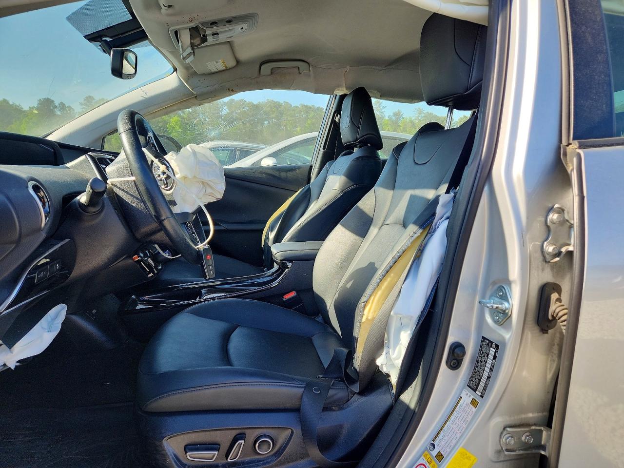 2016 TOYOTA PRIUS FOUR photo 13