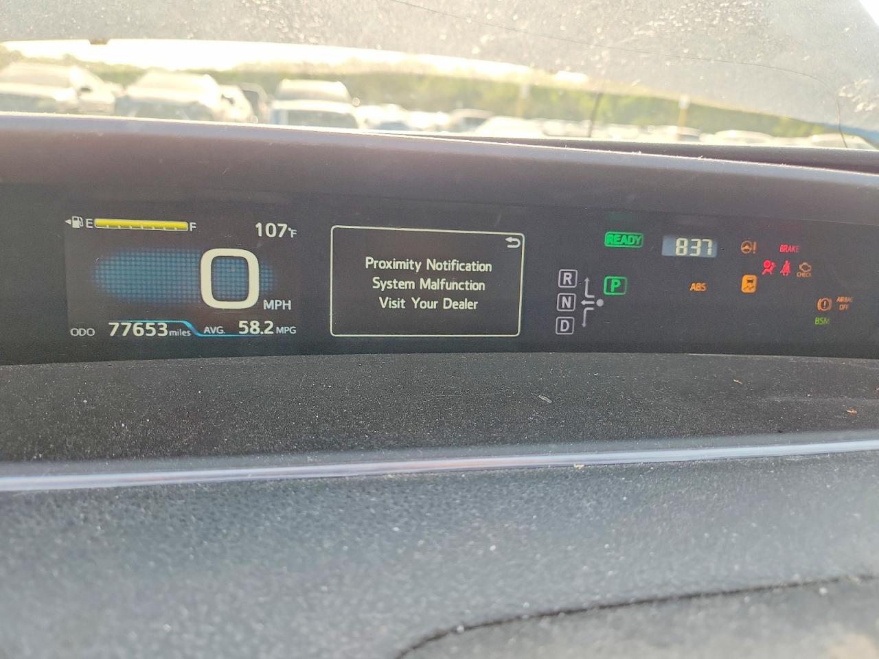 2016 TOYOTA PRIUS FOUR photo 17
