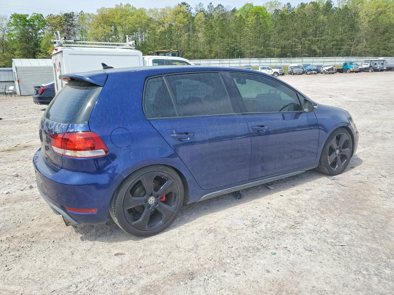 2011 VOLKSWAGEN GTI photo 5