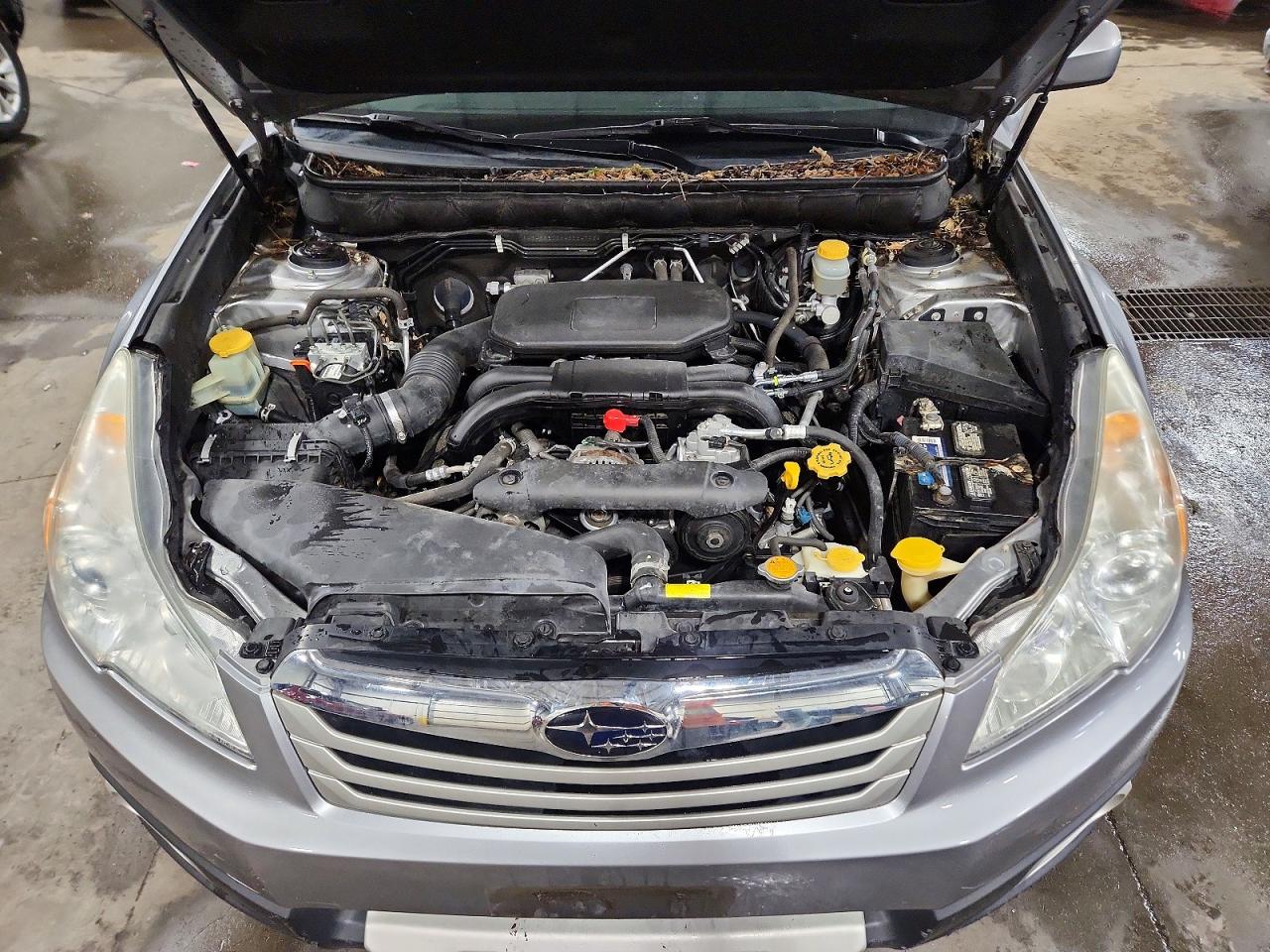 2010 SUBARU OUTBACK 2.5I LIMITED photo 23