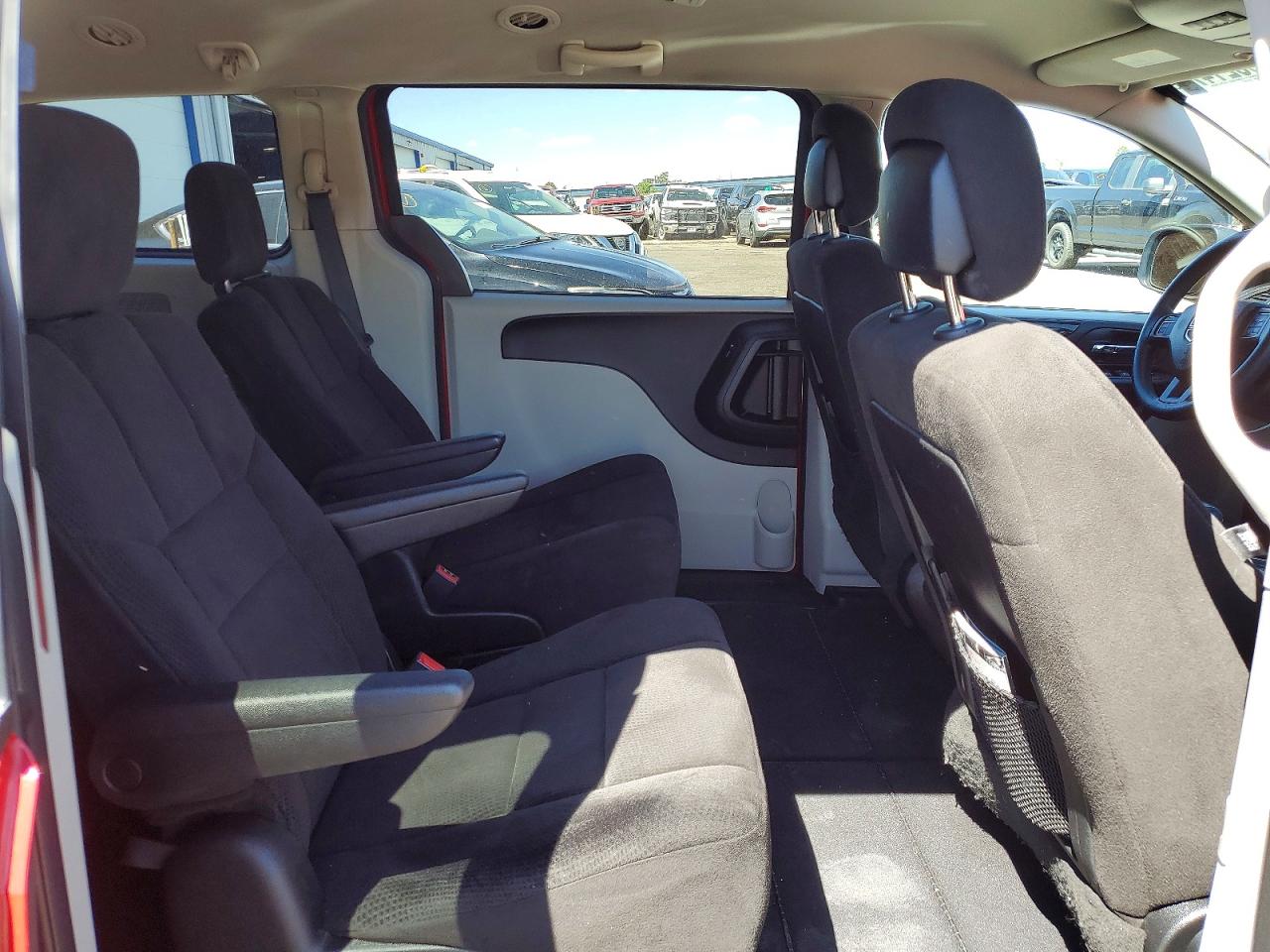 2013 DODGE GRAND CARAVAN SXT photo 11