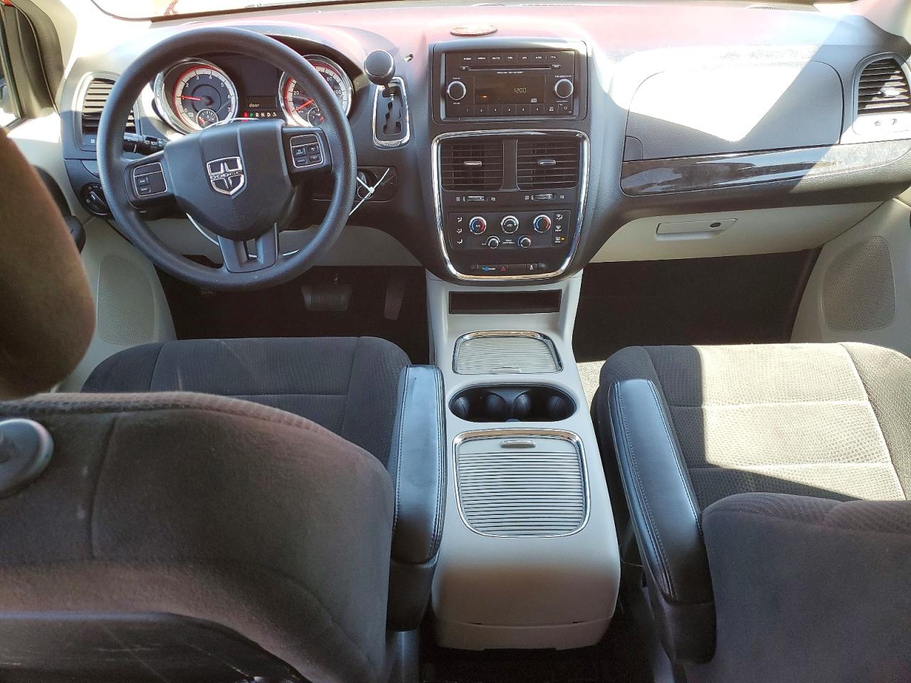 2013 DODGE GRAND CARAVAN SXT photo 8