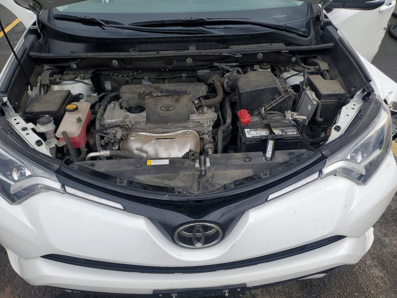 2018 TOYOTA RAV4 photo 12