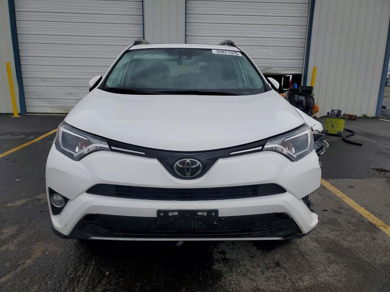 2018 TOYOTA RAV4 photo 5