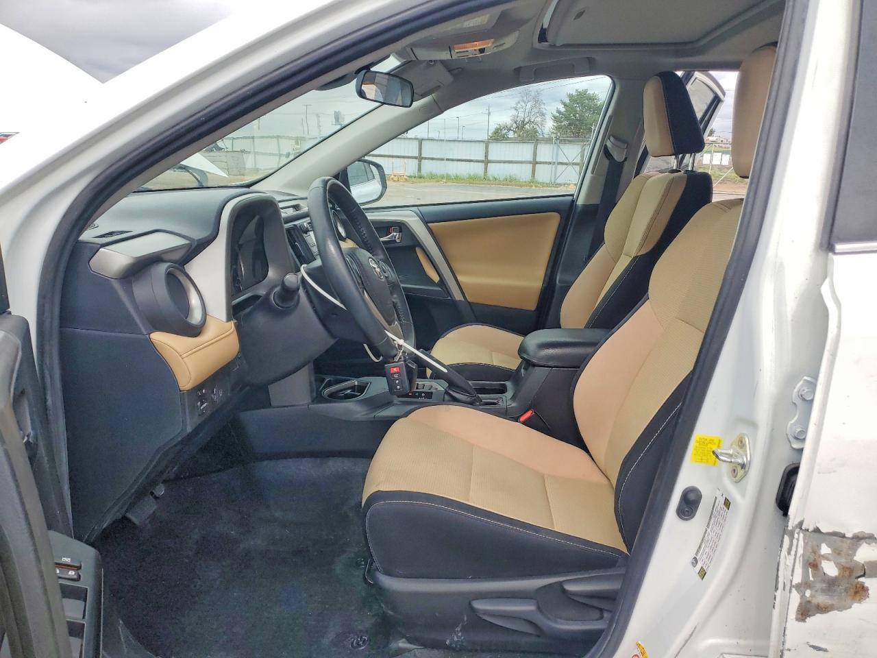 2018 TOYOTA RAV4 photo 7