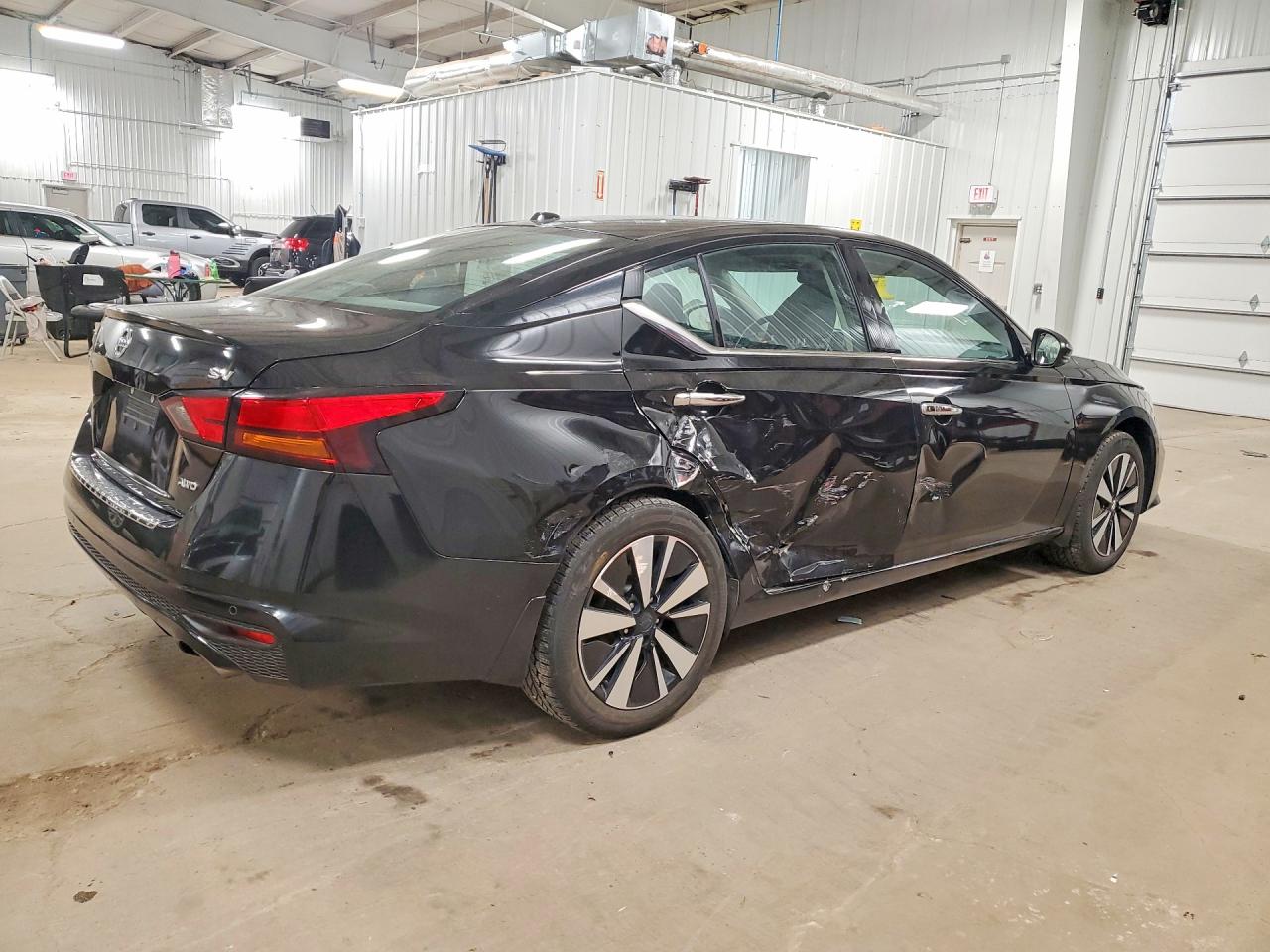 2019 NISSAN ALTIMA SV photo 3