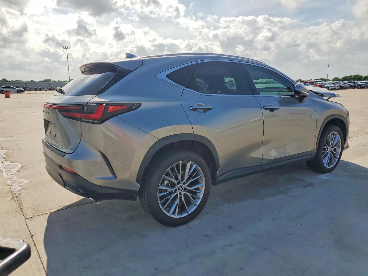 2023 LEXUS NX 350H photo 5