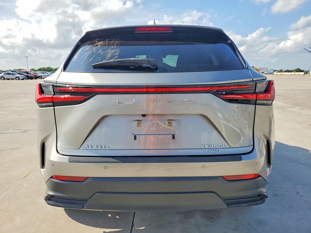 2023 LEXUS NX 350H photo 11