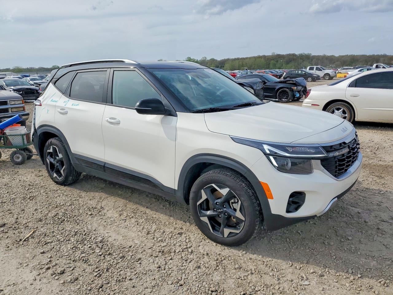 2025 KIA SELTOS S photo 7