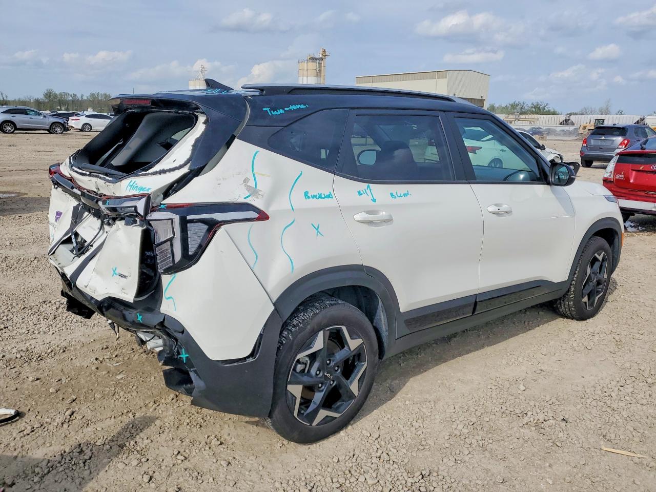 2025 KIA SELTOS S photo 5
