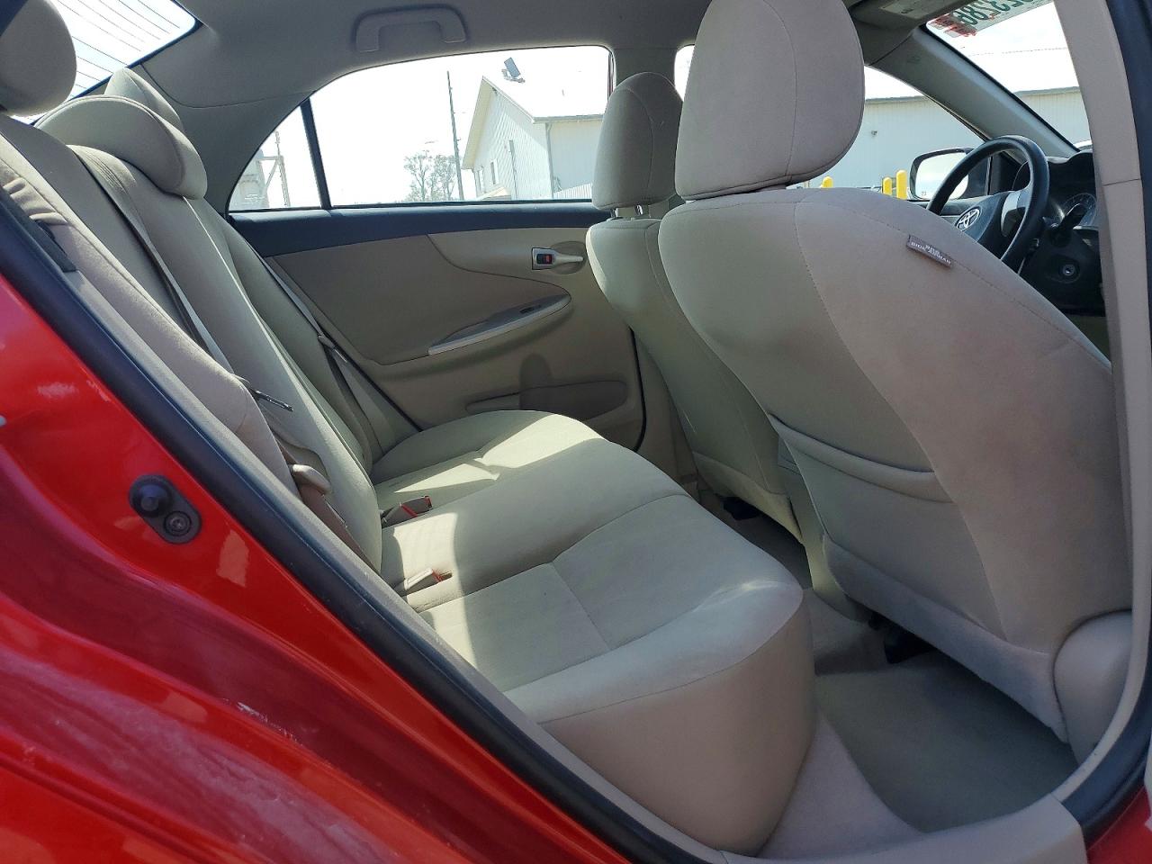 2012 TOYOTA COROLLA LE photo 19