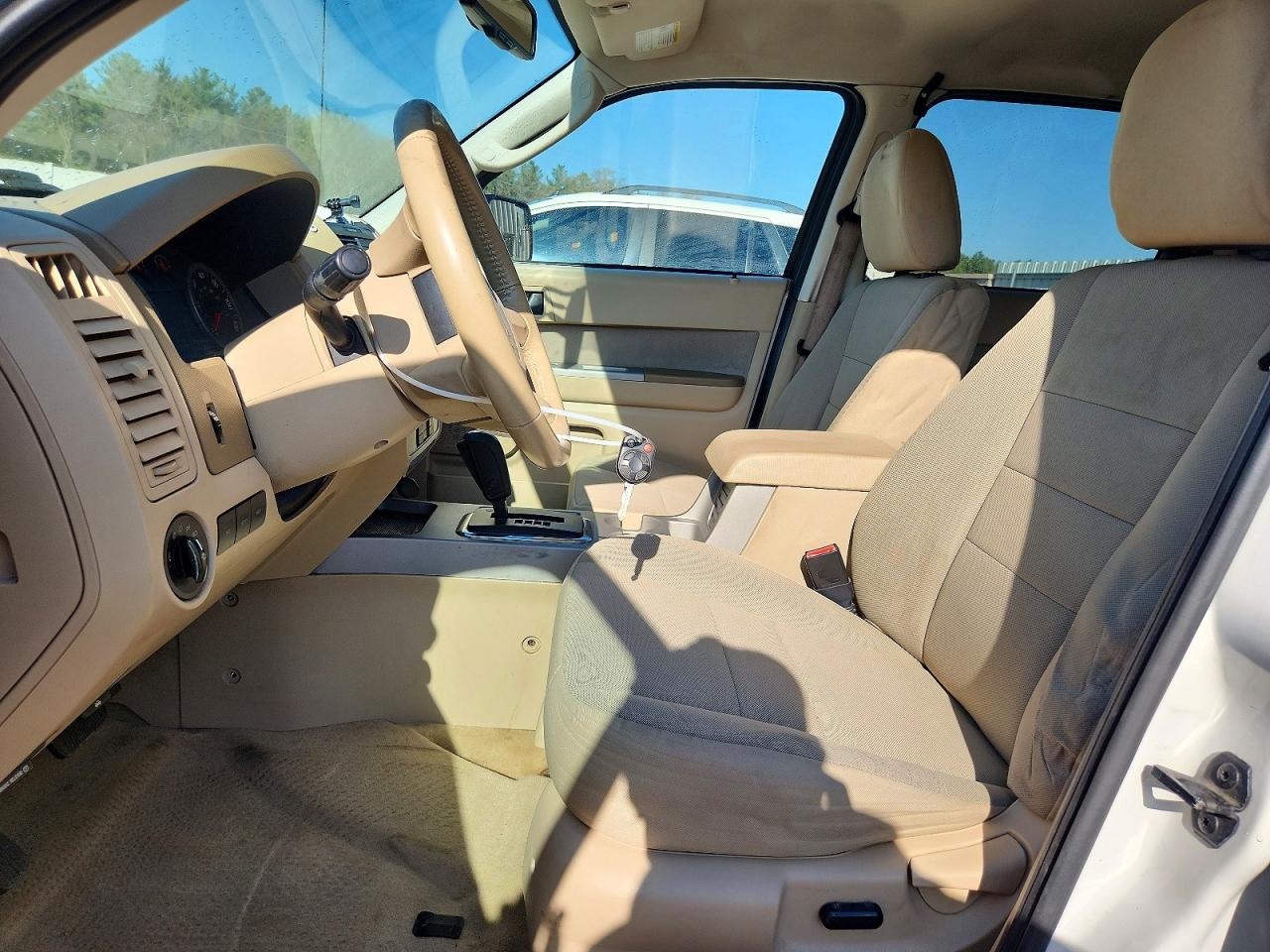 2010 FORD ESCAPE XLT photo 7