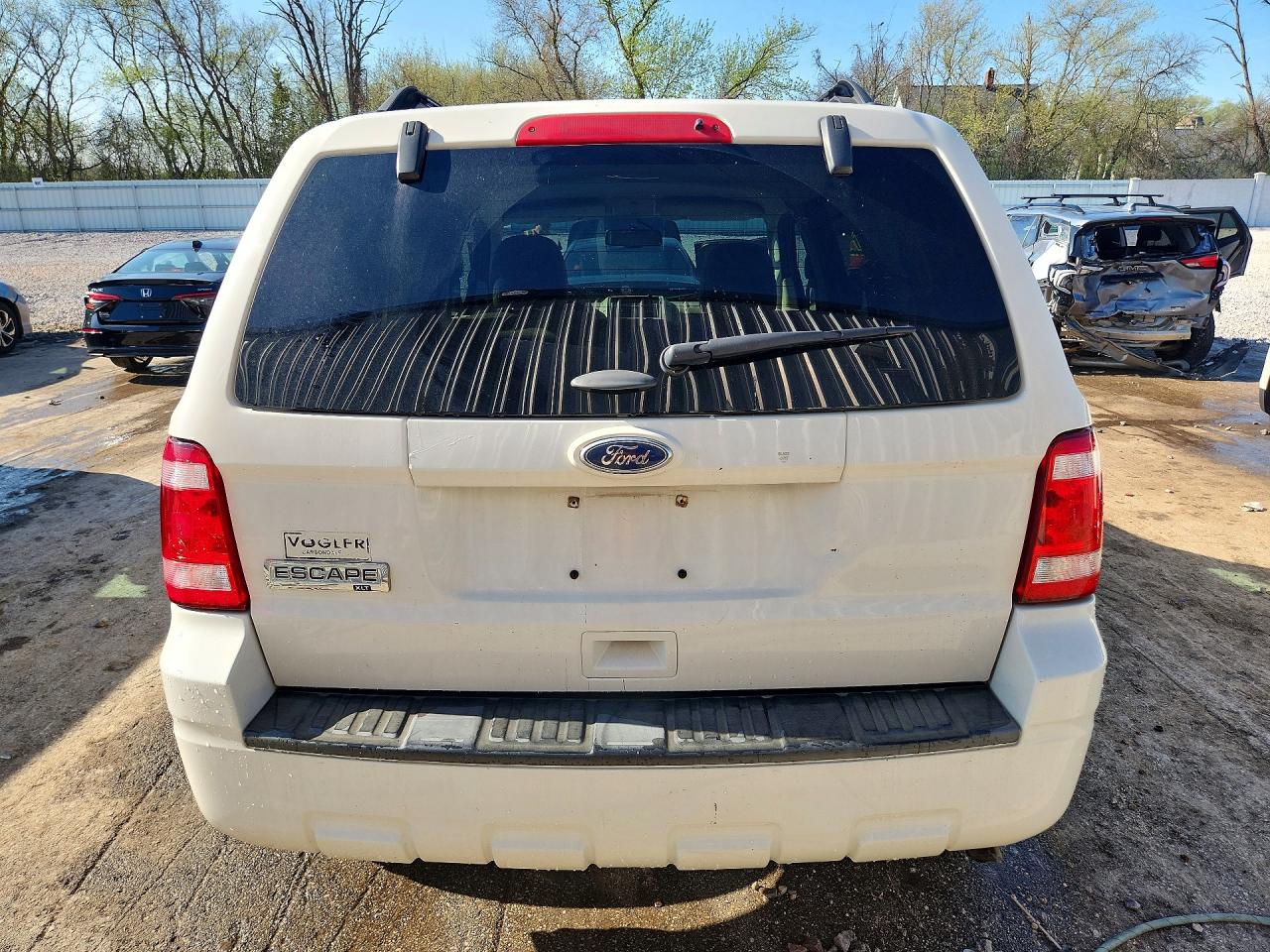 2010 FORD ESCAPE XLT photo 6