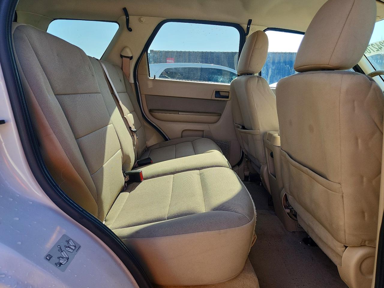 2010 FORD ESCAPE XLT photo 11