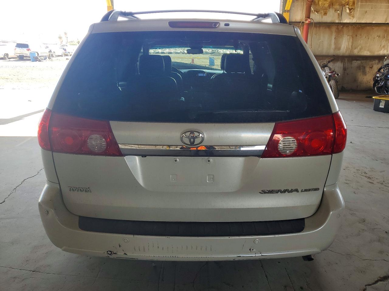 2008 TOYOTA SIENNA XLE LIMITED photo 6