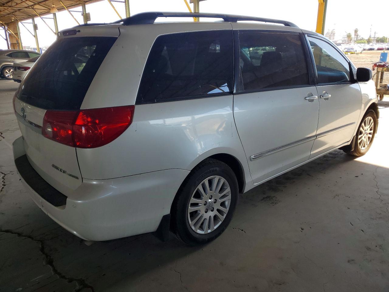 2008 TOYOTA SIENNA XLE LIMITED photo 3