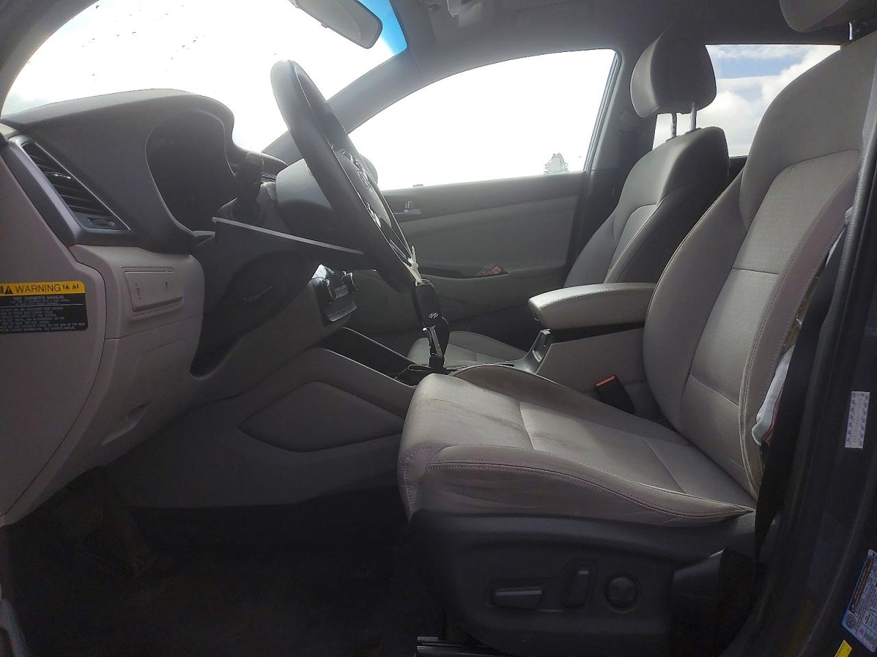 2016 HYUNDAI TUCSON SE photo 13