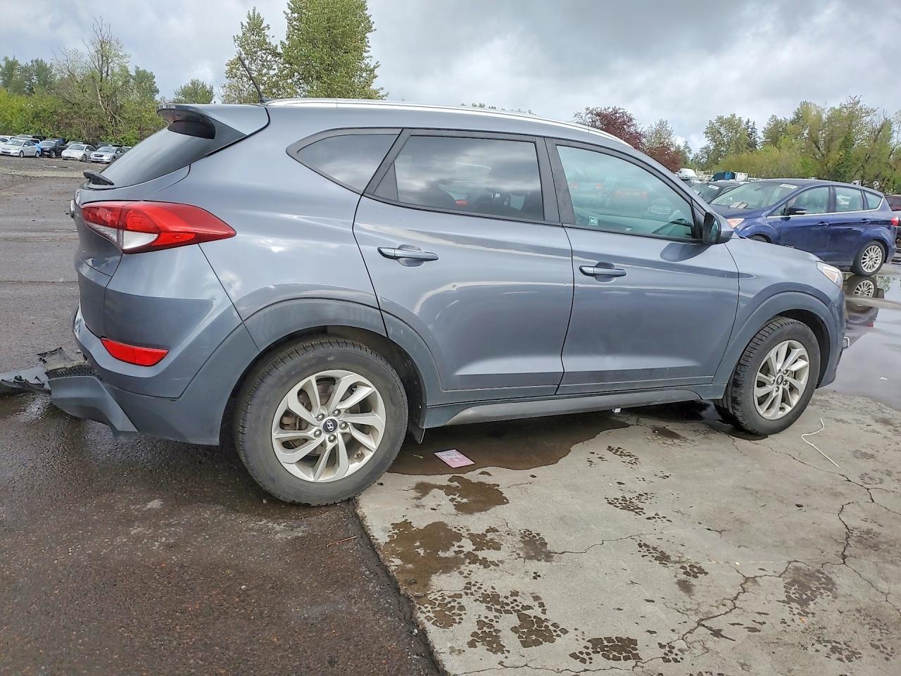 2016 HYUNDAI TUCSON SE photo 5