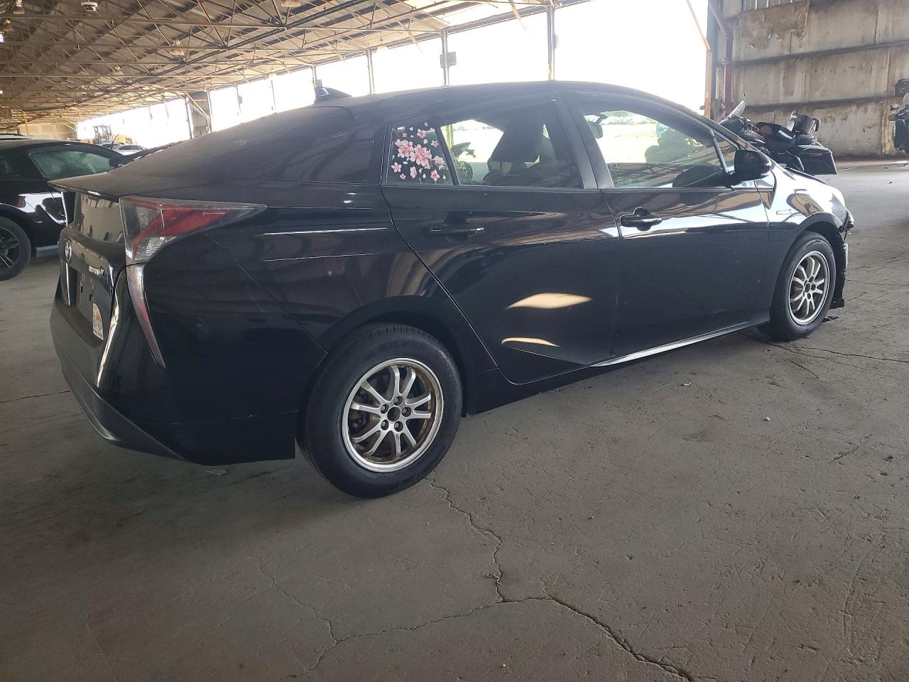 2016 TOYOTA PRIUS FOUR photo 7