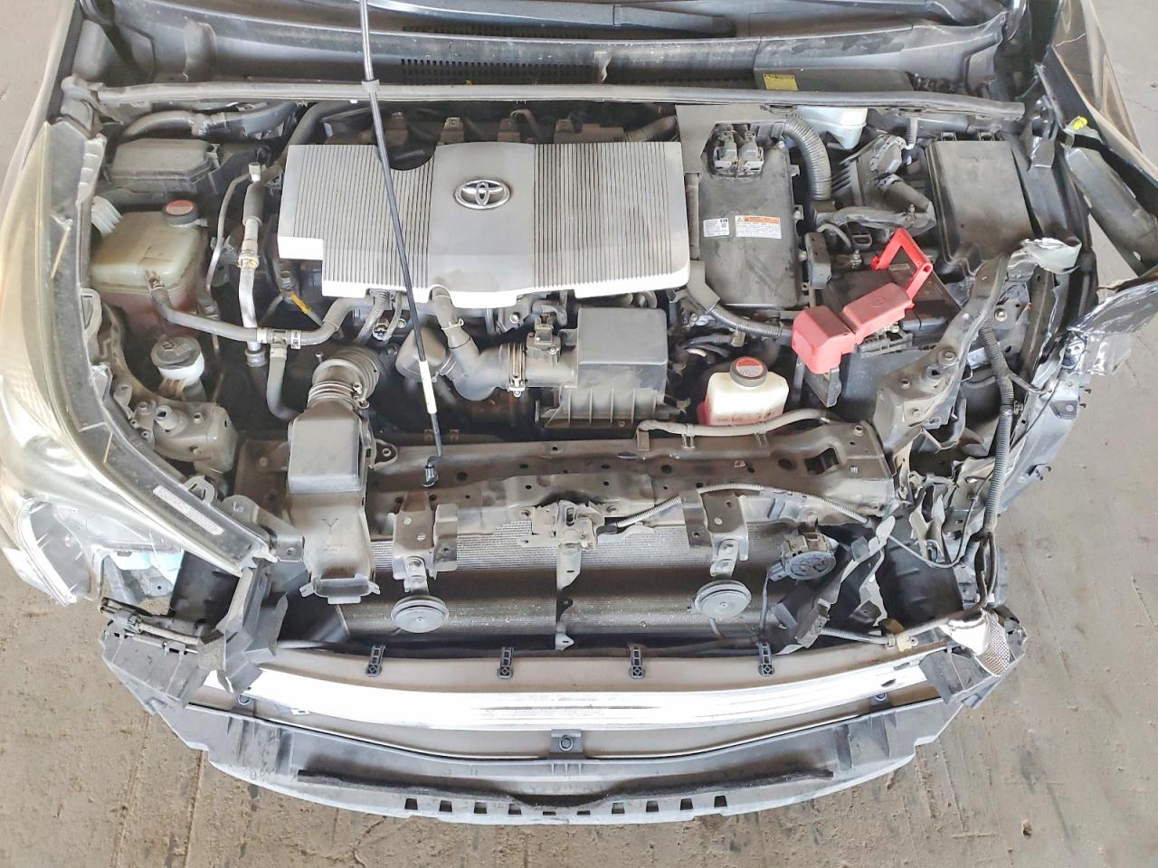 2016 TOYOTA PRIUS FOUR photo 31