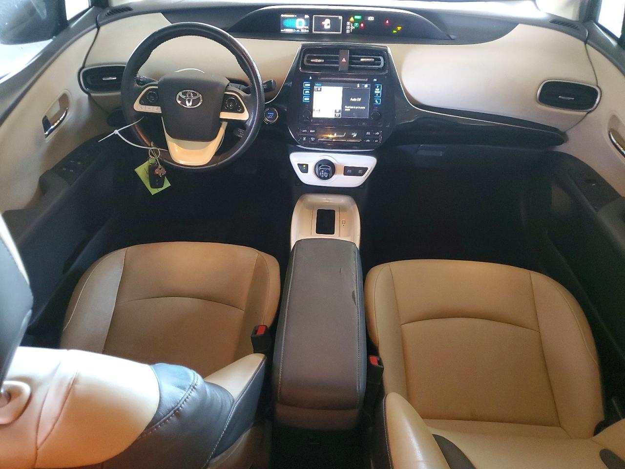 2016 TOYOTA PRIUS FOUR photo 22