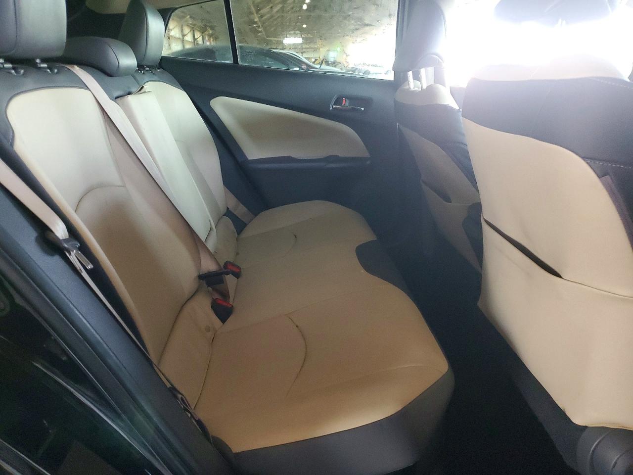 2016 TOYOTA PRIUS FOUR photo 28