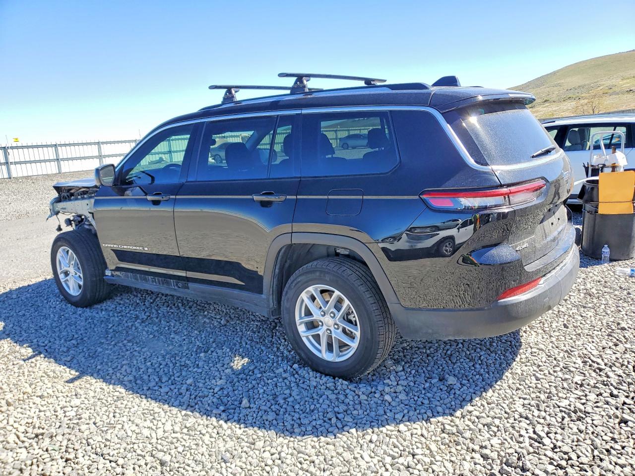 2024 JEEP GRAND CHEROKEE L LAREDO photo 4