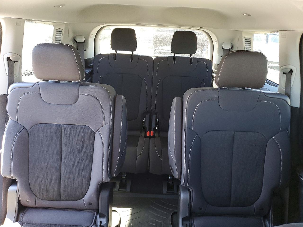 2024 JEEP GRAND CHEROKEE L LAREDO photo 28