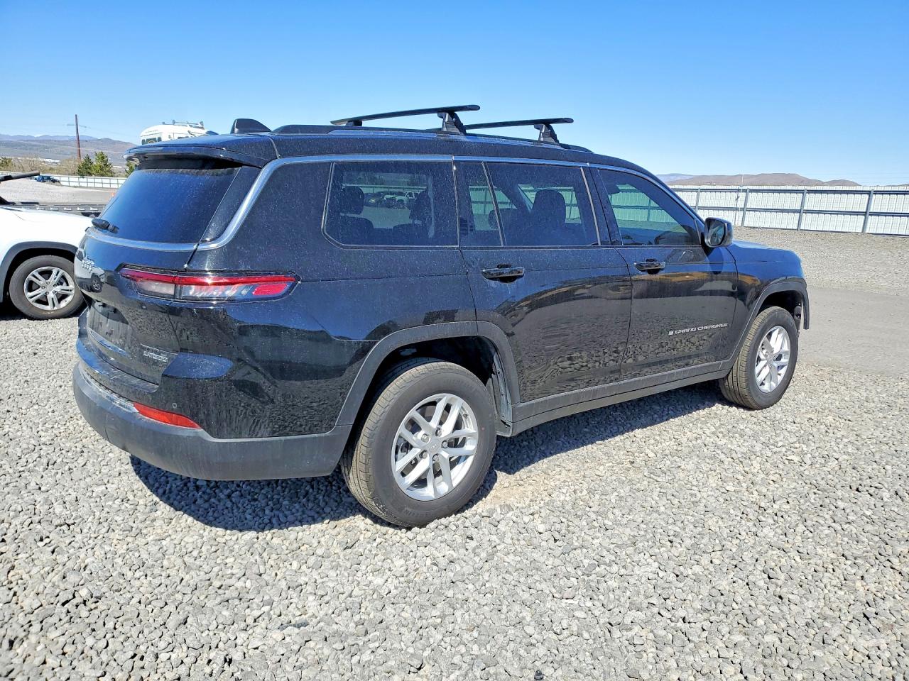 2024 JEEP GRAND CHEROKEE L LAREDO photo 7