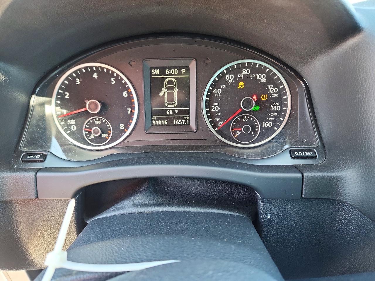 2016 VOLKSWAGEN TIGUAN S photo 25