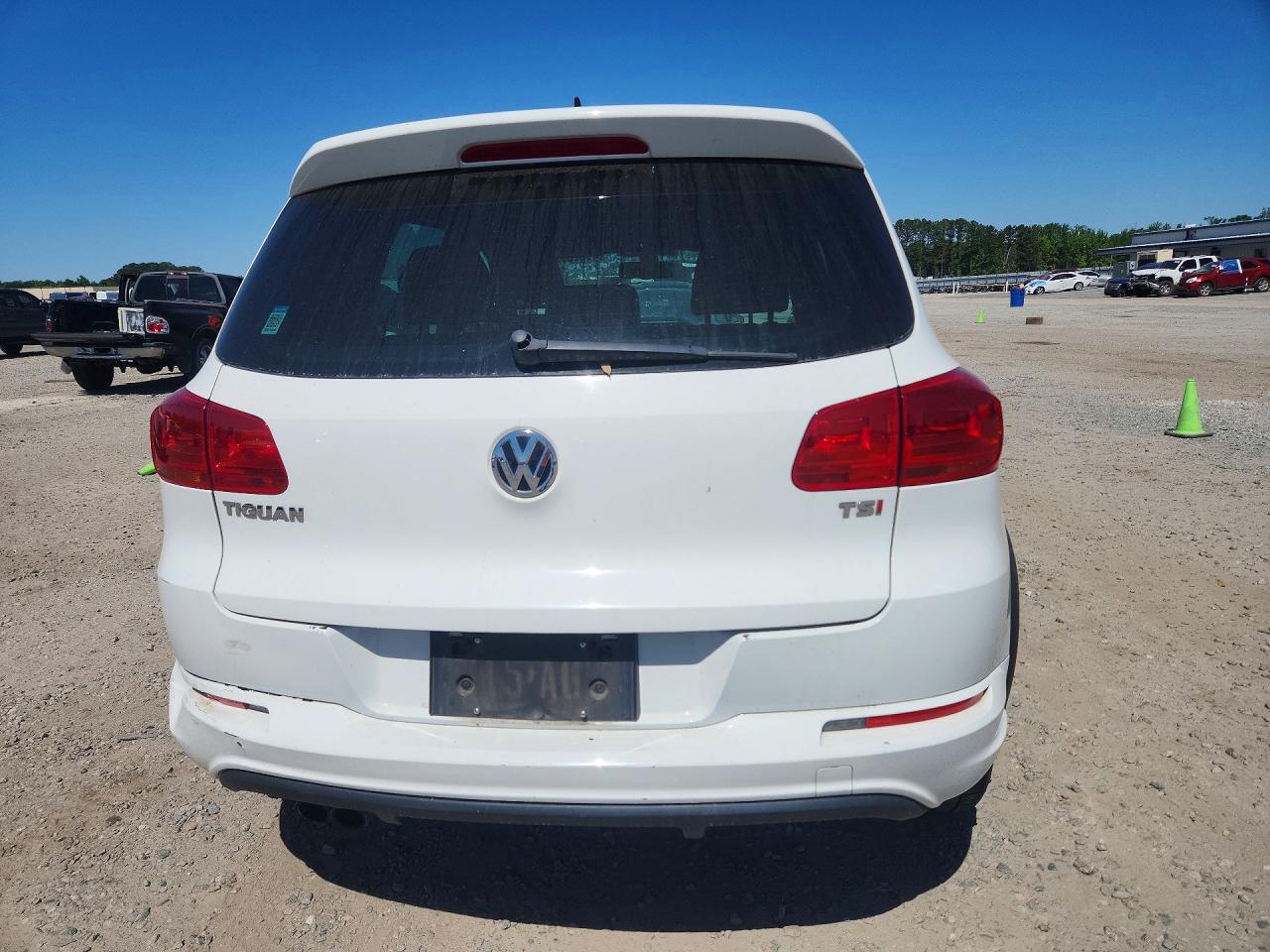 2016 VOLKSWAGEN TIGUAN S photo 16
