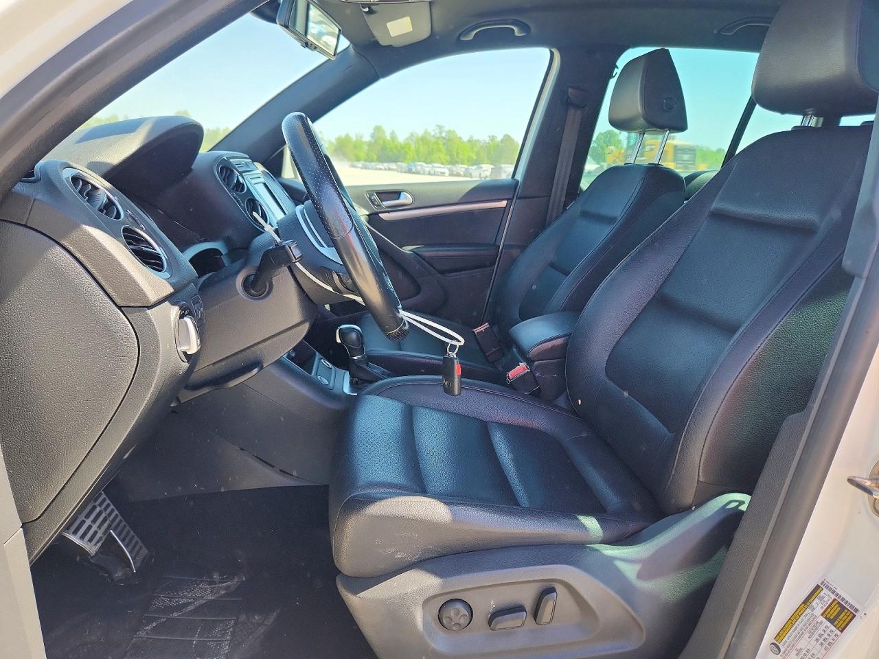 2016 VOLKSWAGEN TIGUAN S photo 19