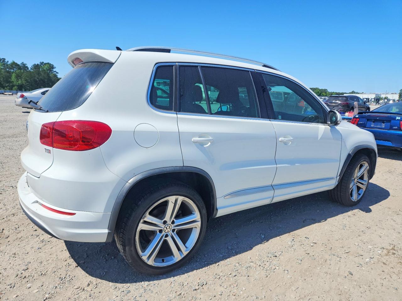 2016 VOLKSWAGEN TIGUAN S photo 7